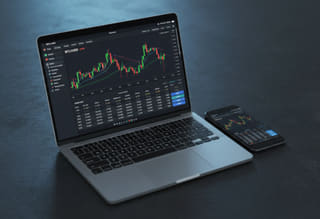 Verifica dell'attività — consultazione dello storico delle operazioni e delle performance dei fondi